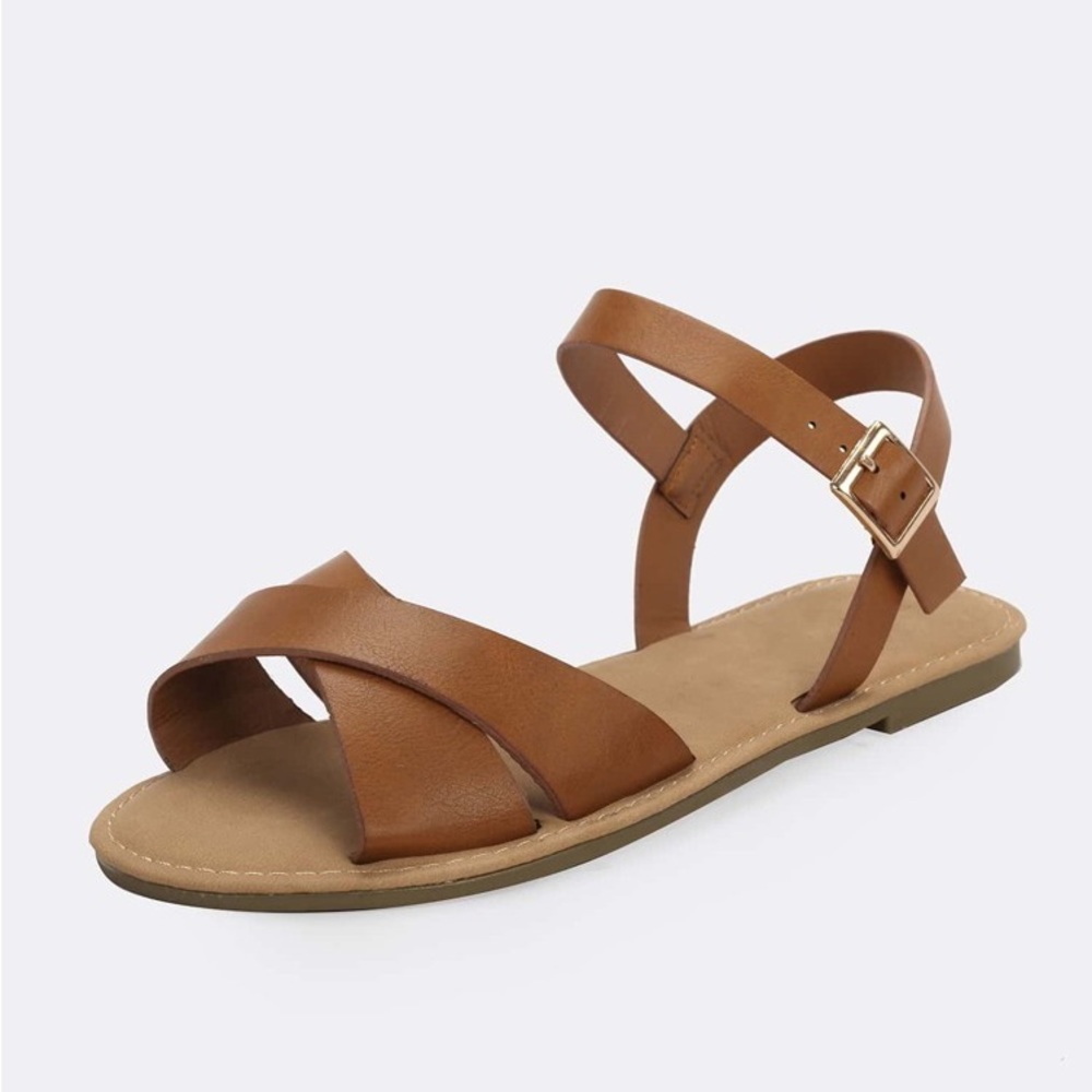 Summer 7.5 Brown flat side buckle strap sandals *like new*